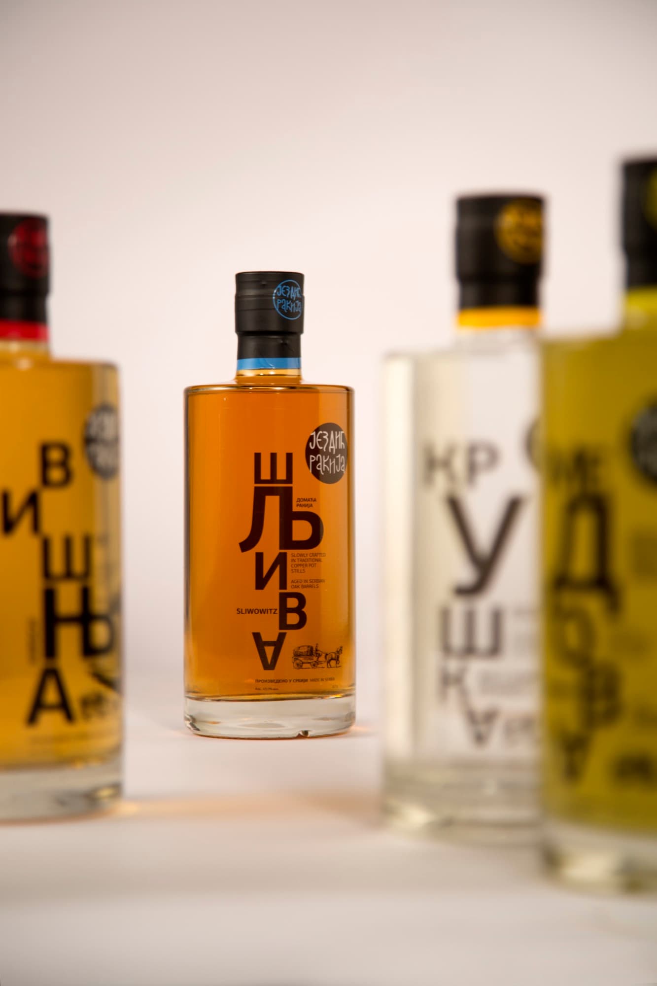 Šljiva sa Višnjom u pozadini