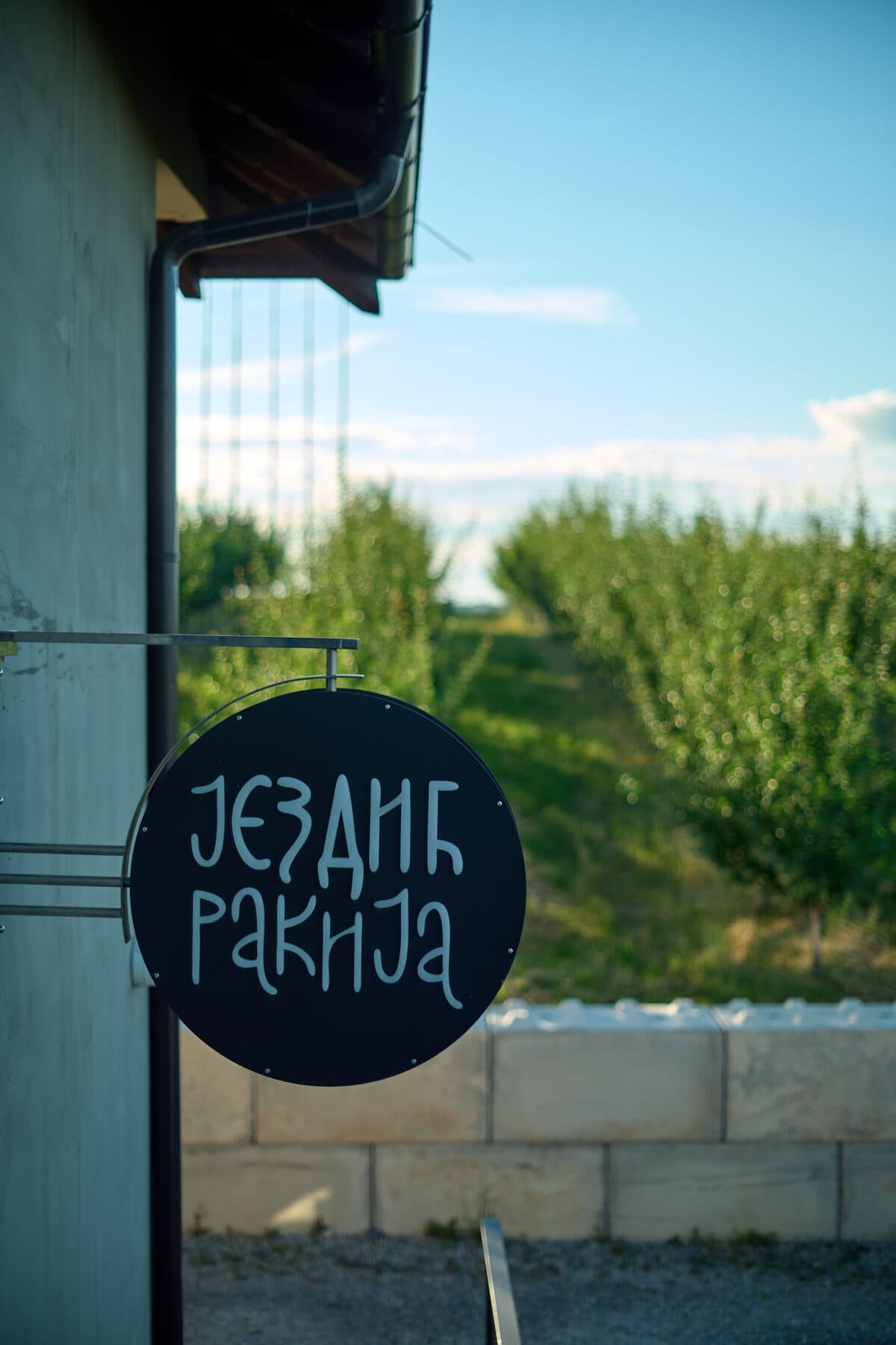 Znak — Jezdić Rakija